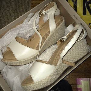 white wedges